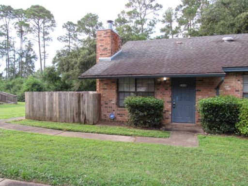 Convenient to Navy Federal & Pine Forest/Nine Mile Road area!