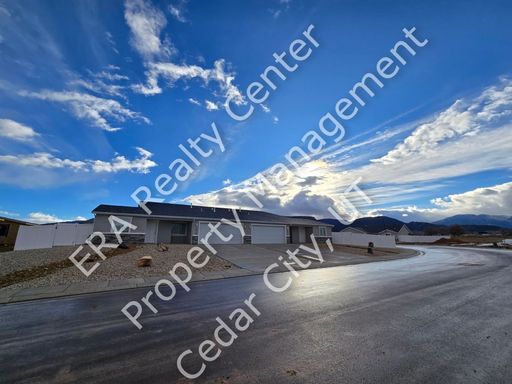 MOve-in Discount!!! Newer Construction - 3 bedroom- 2 bath 4 Plex
