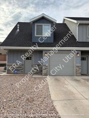 Newer Construction - 2 bedroom - 2.5 Bathroom – photo 1