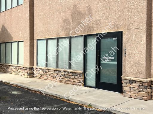Large 1 bed / 1 bath Condo on North End of Town – photo 1