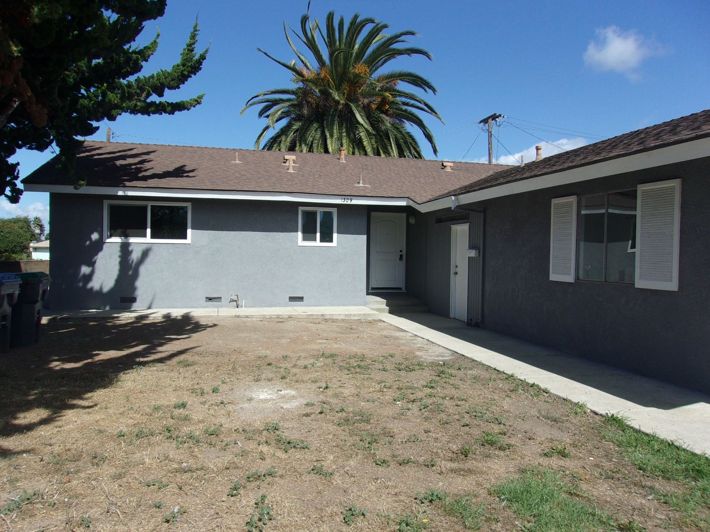 Lompoc House: 1309 W Prune Ave