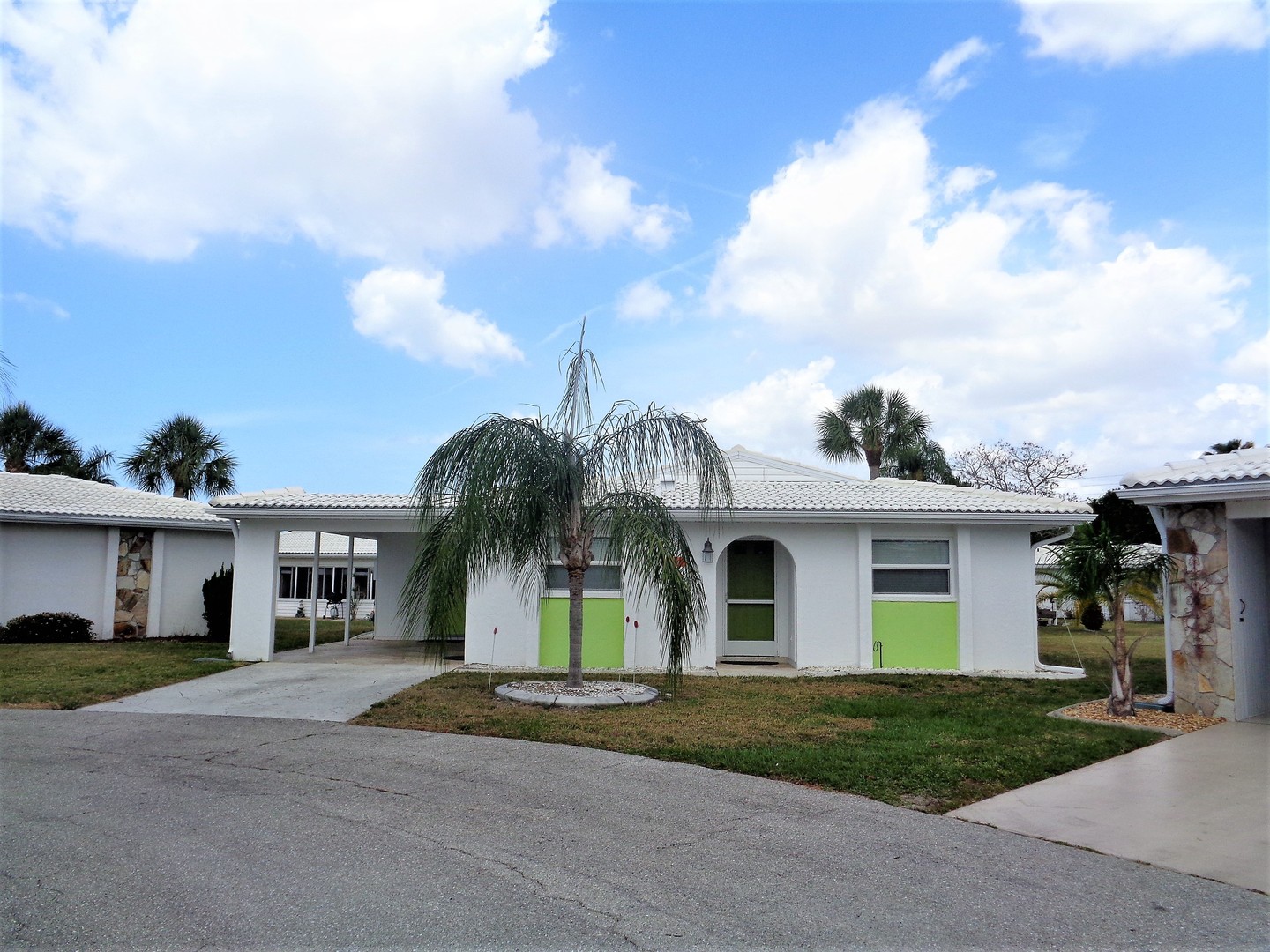 Venice House: 371 Circlewood Drive
