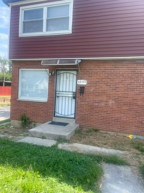 2 BEDROOM TOWNHOME - DEPOSIT SPECIAL – photo 1