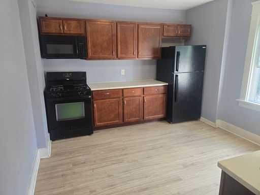 All New Updated Upper 3 Bed 1 Full Bath Unit – photo 1