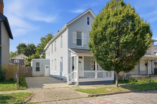 3 BEDROOM SINGLE FAMILY HOME - 1 month free – photo 1