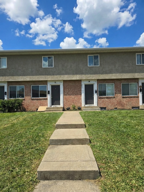 2 Bed 1.5 Bath Rental at 1709 Carstare Dr, Columbus, OH – photo 1
