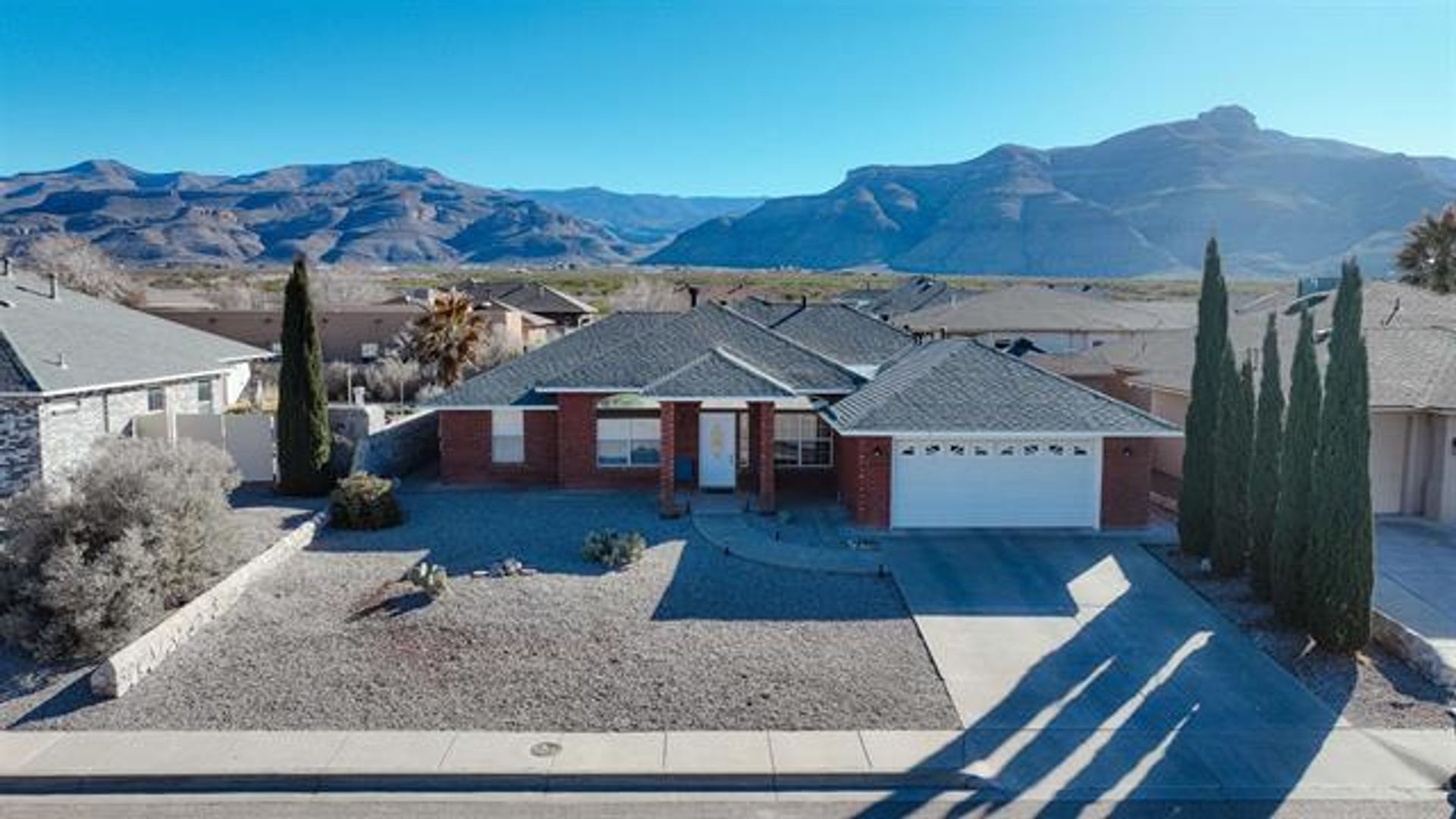 Alamogordo House: 2409 Saguaro Lp