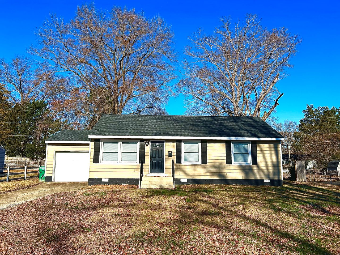 Sandston House: 110 E Gray St