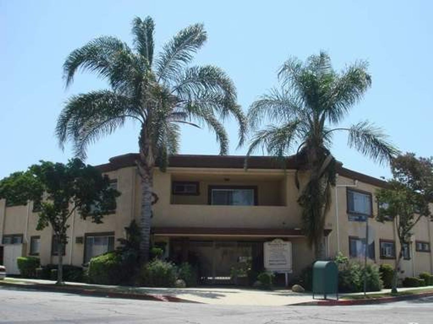 Reseda Apartment: 18400 Valerio St.