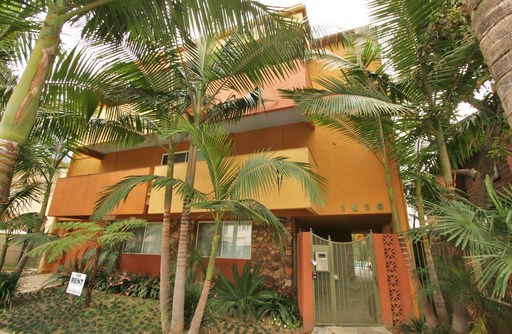 Beautiful Two Bedroom With Garage Available In Alamitos Beach Location – photo 1