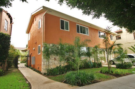Long Beach Apartment: 2069 E. 3rd Street