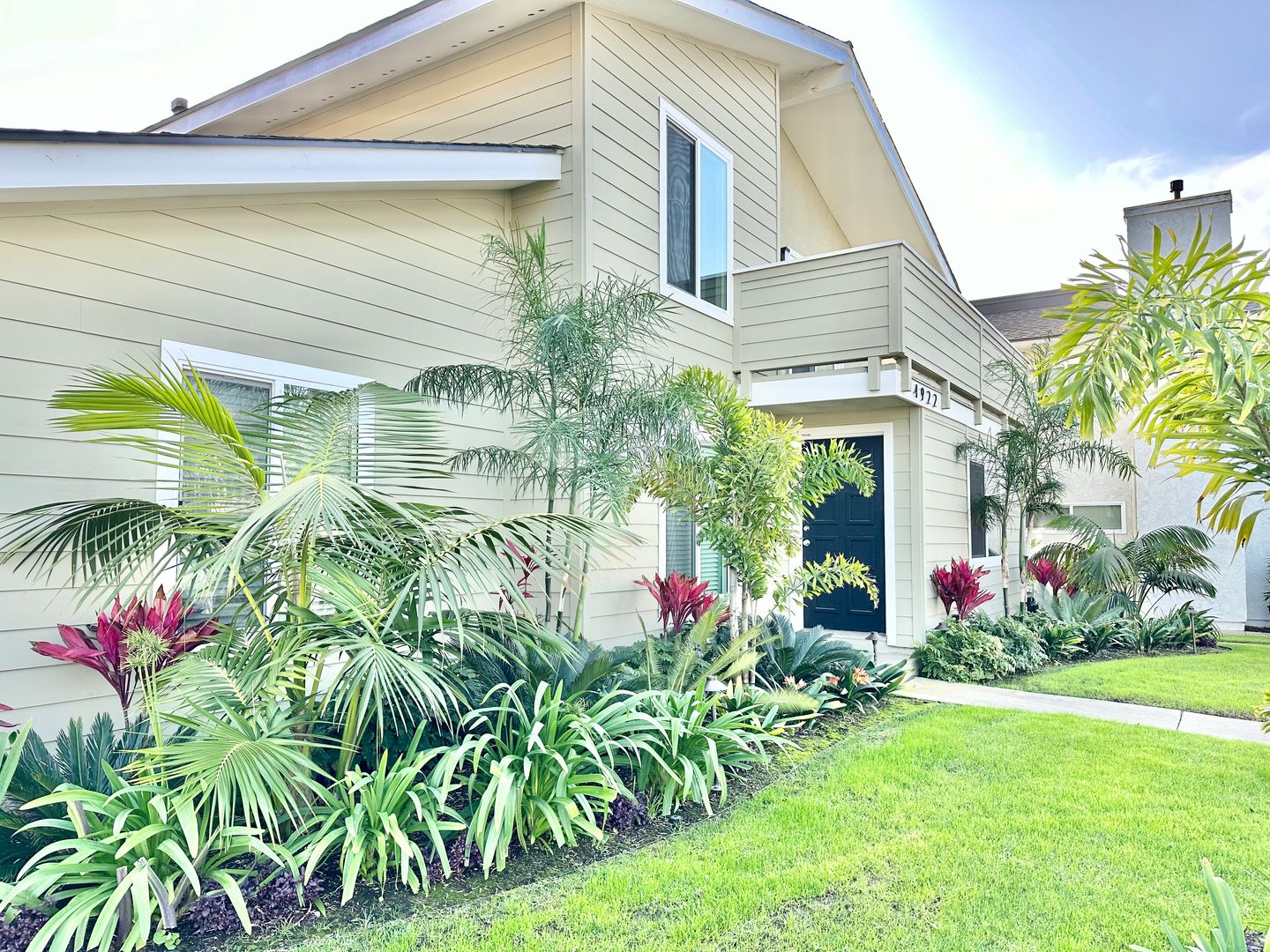 Huntington Beach Apartment: 4902-4922 Charlene Circle