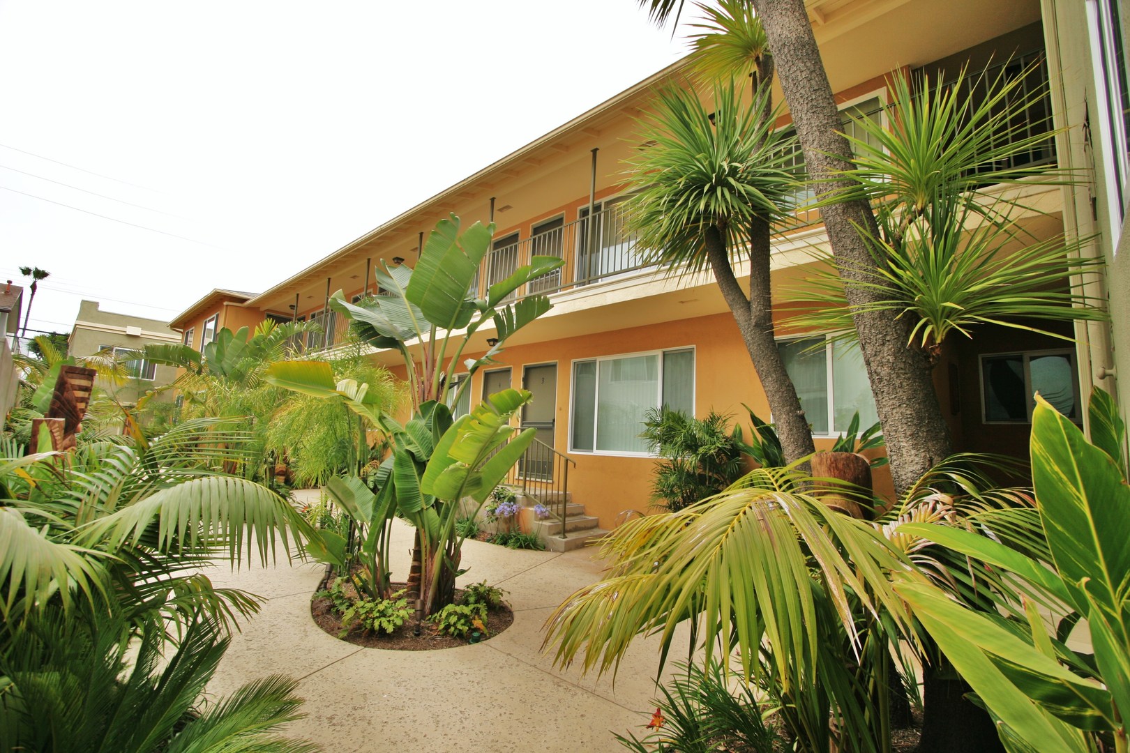 Long Beach Apartment: 3428 E. 1st Street