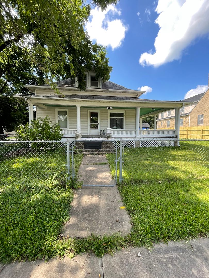 Emporia House: 615 E 6th Ave.