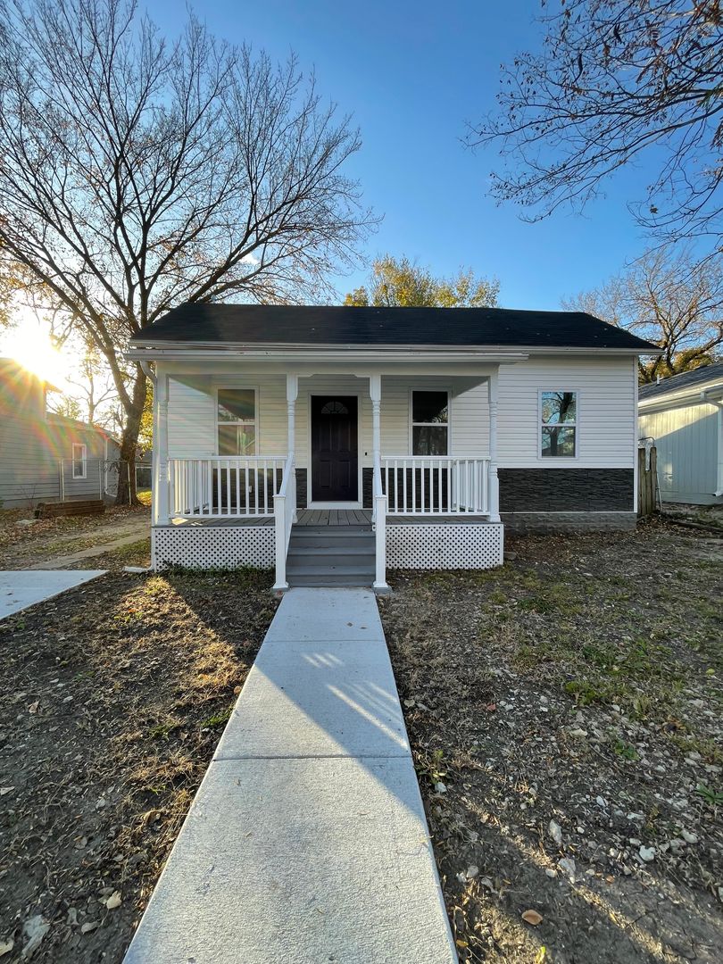 Emporia House: 409 State St.