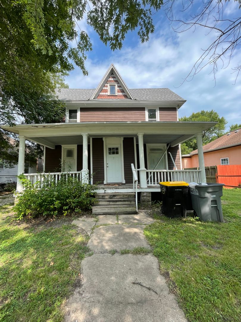 Emporia Apartment: 520 State St