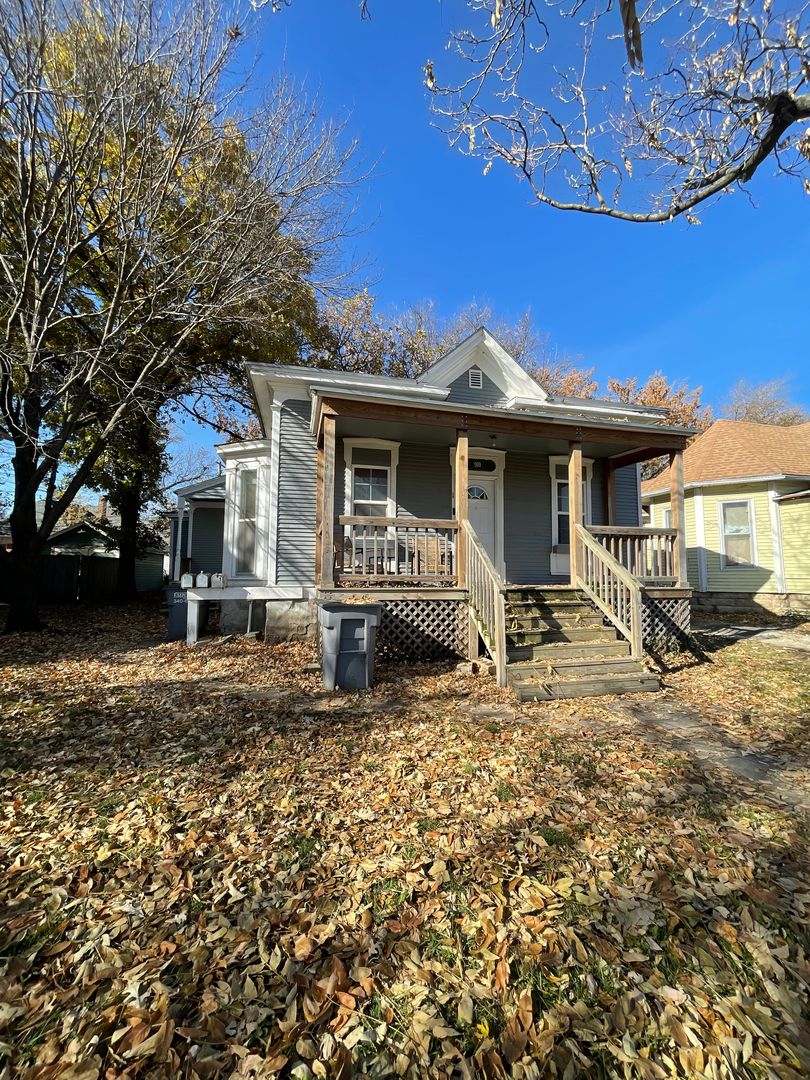 Emporia Apartment: 909 Merchant St.