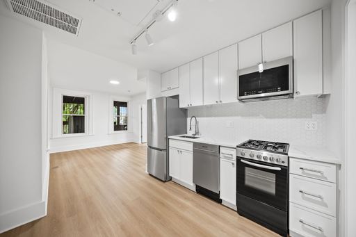 411 2nd St SE - 411-404 – photo 1