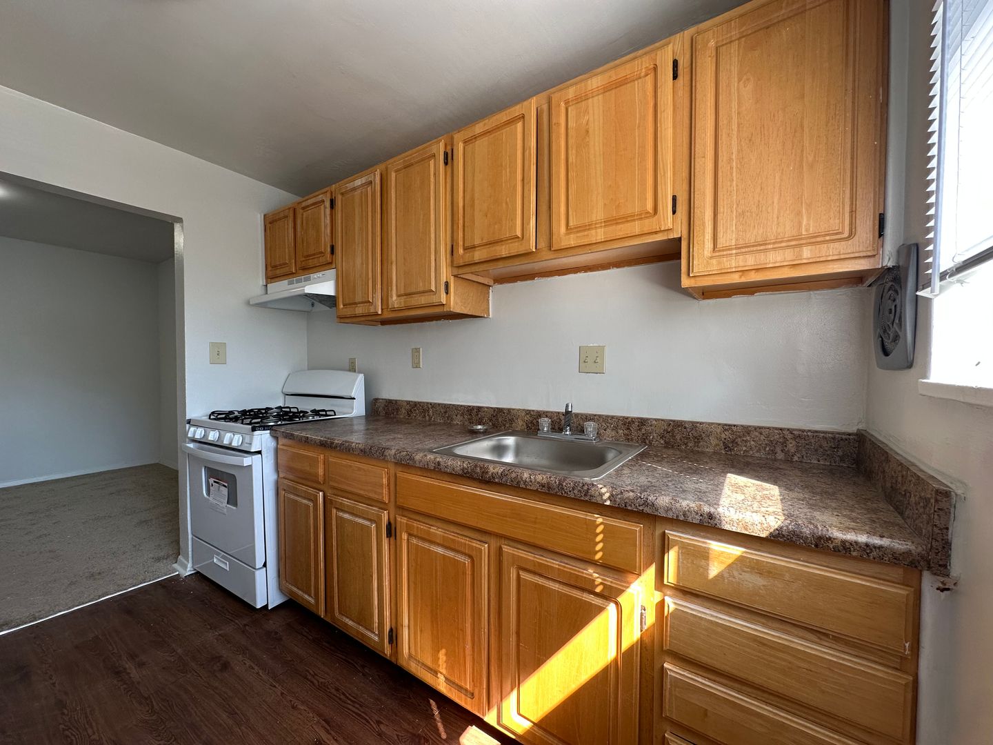 Silver Spring Apartment: 9119 Manchester Rd