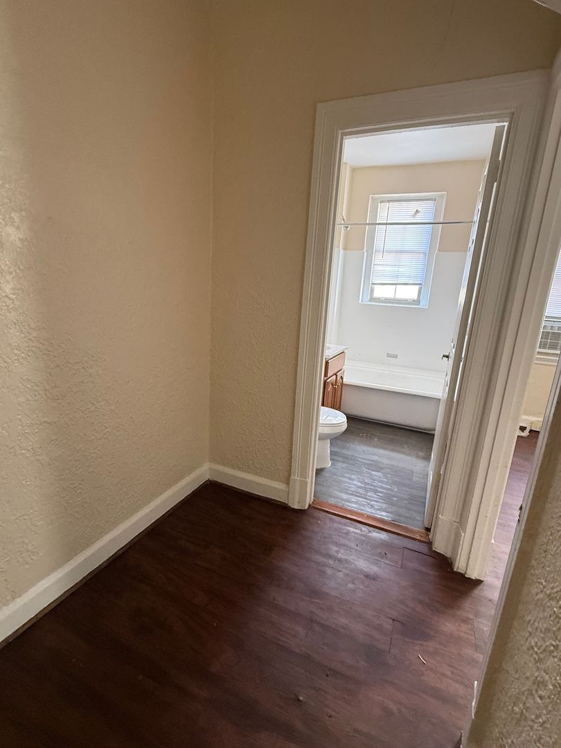 Washington Apartment: 3620 16th St NW