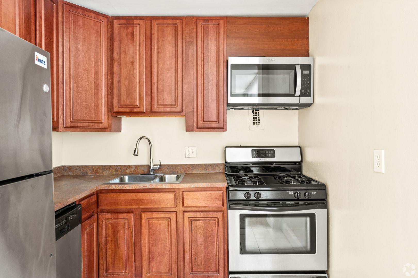 Washington Apartment: 1845 Summit Pl NW