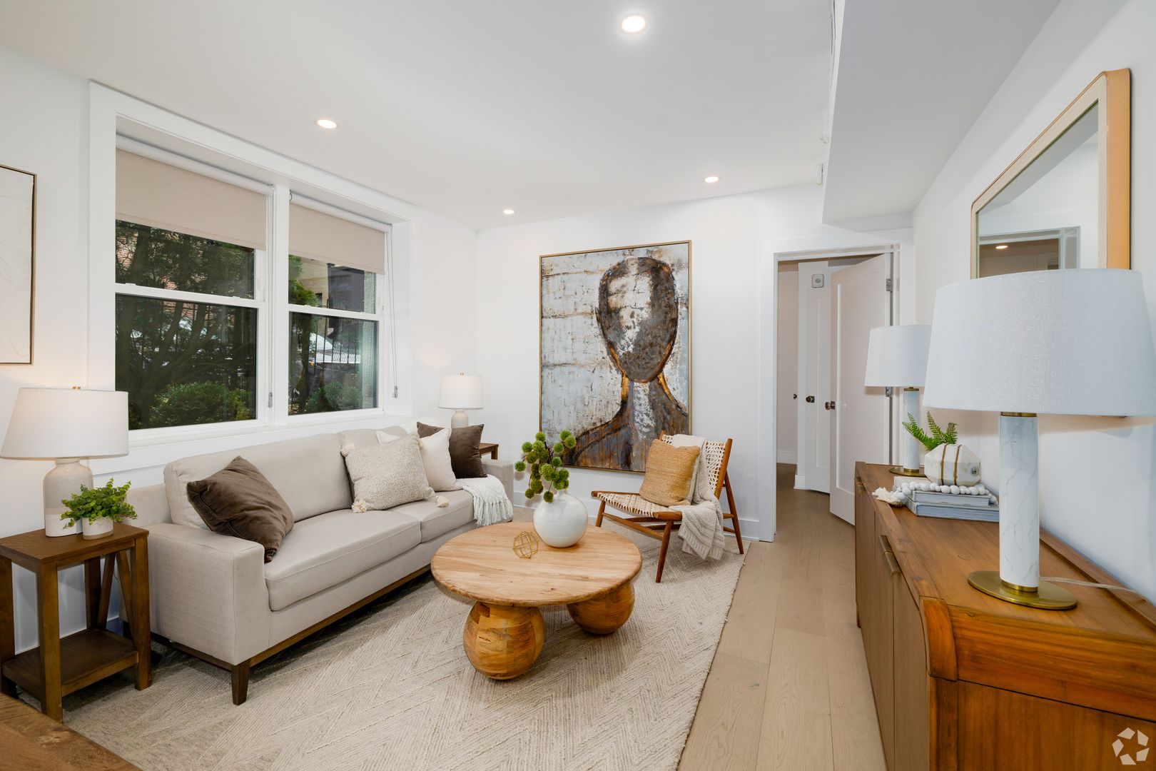 Washington Apartment: 2116 Kalorama Rd NW