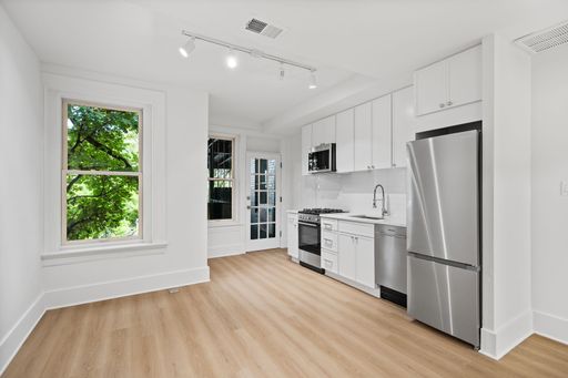 411 2nd St SE - 411-203 – photo 1
