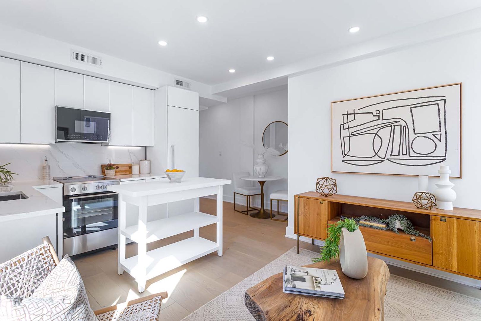 Washington Apartment: 2116 Kalorama Rd NW