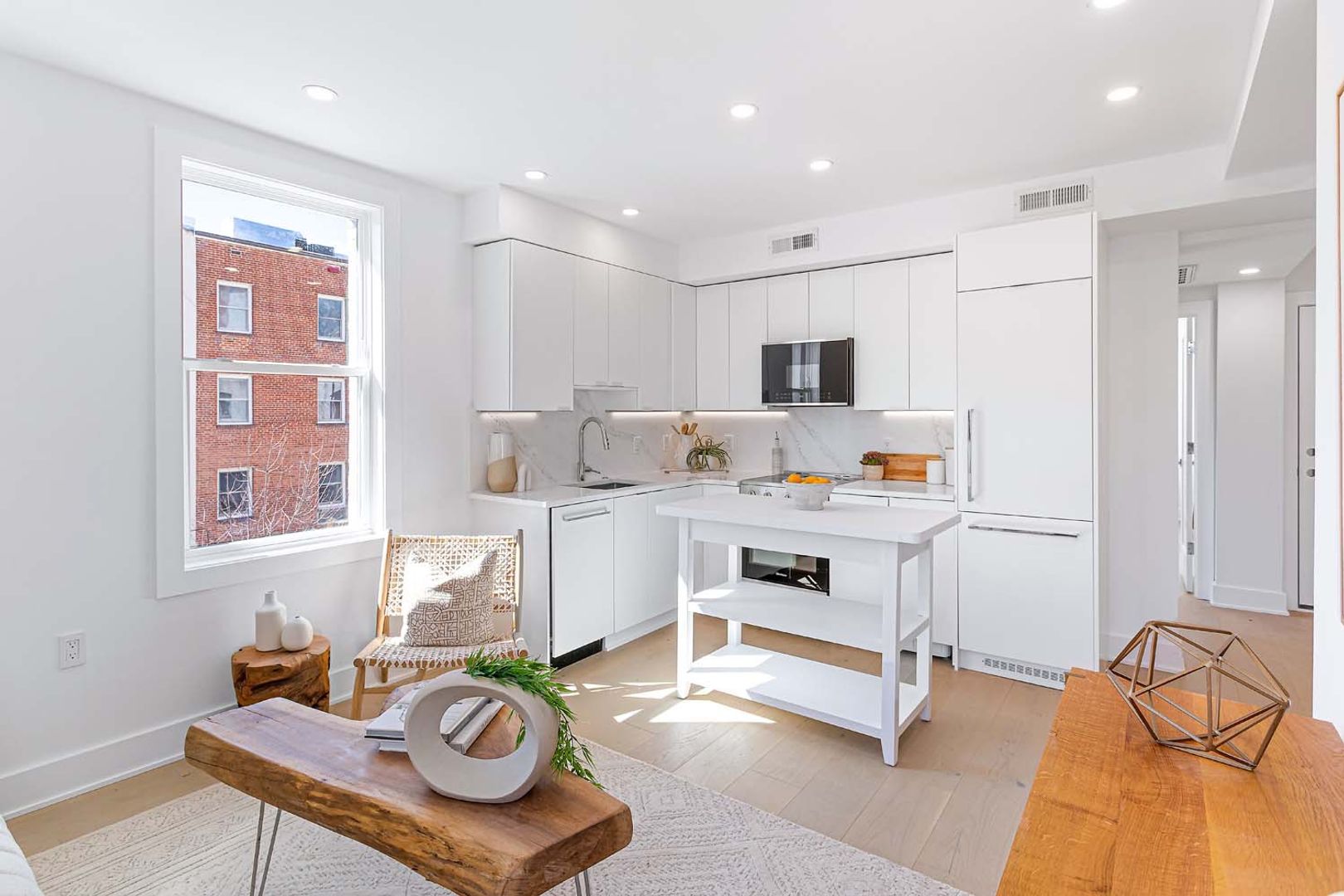 Washington Apartment: 2116 Kalorama Rd NW