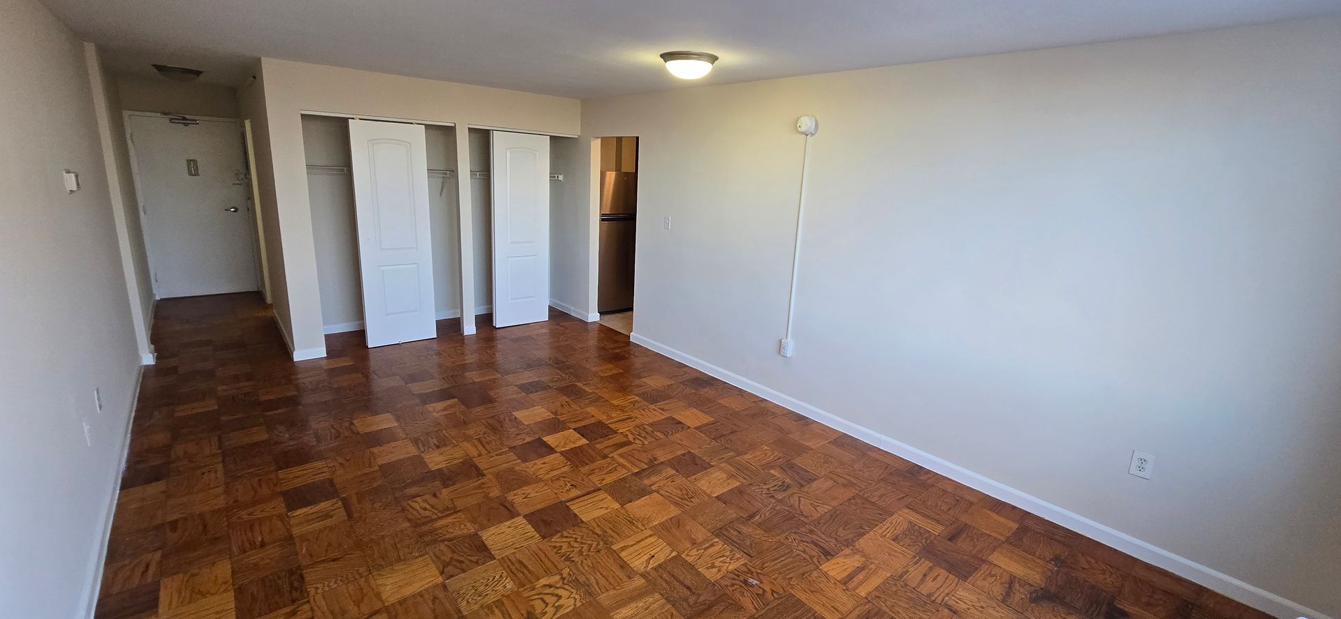 Washington Apartment: 1845 Summit Pl NW