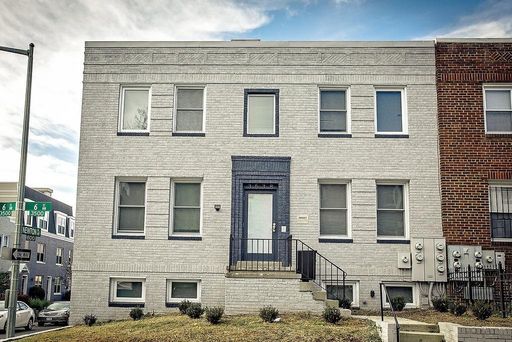 Now Leasing at Parkworth Flats! – photo 1