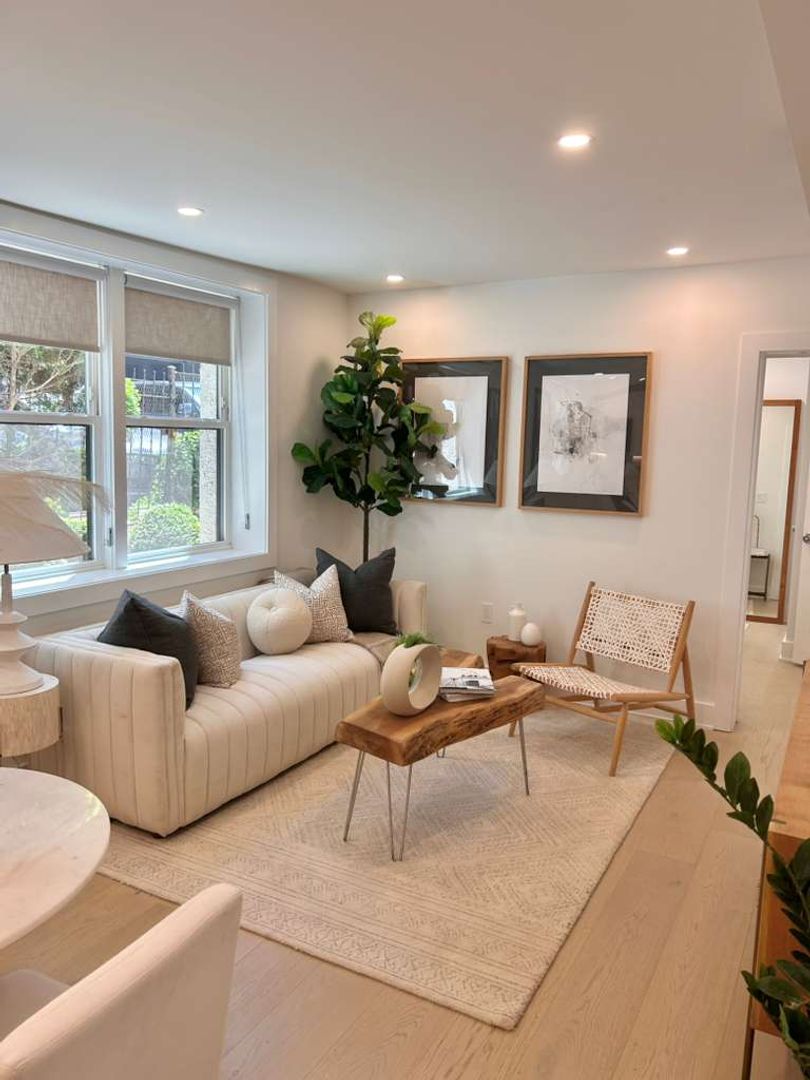 Washington Apartment: 2116 Kalorama Rd NW