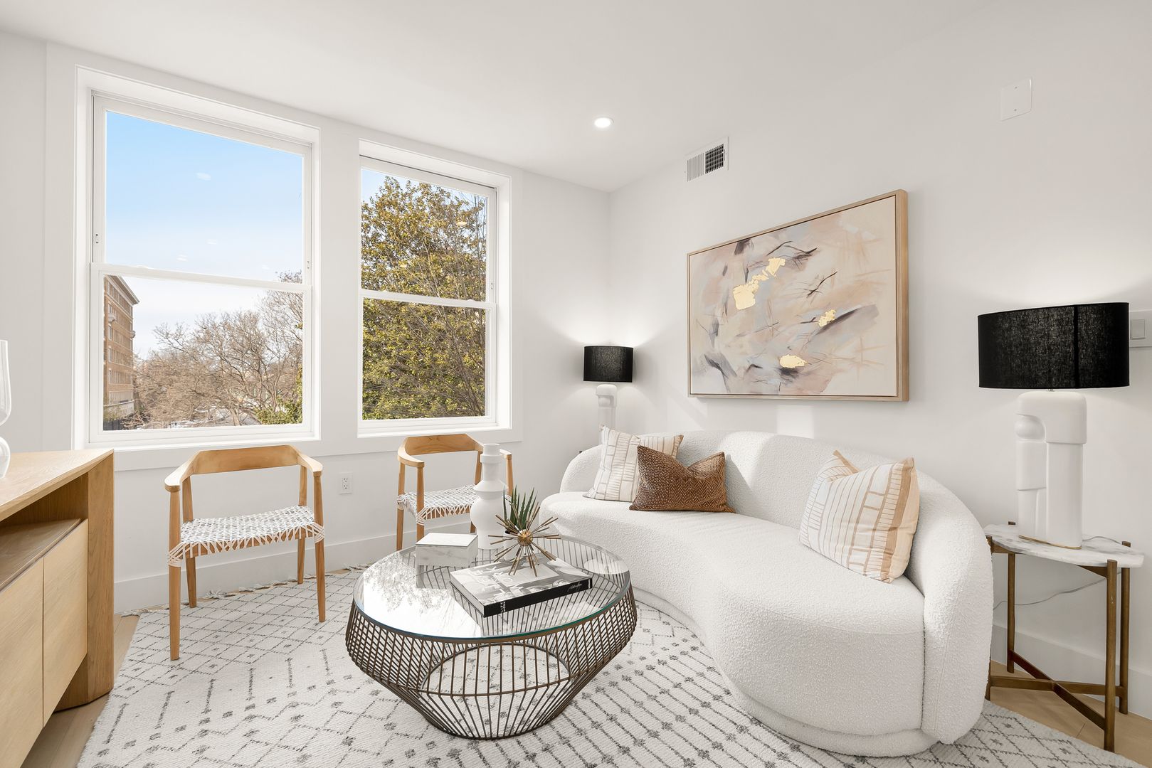 Washington Apartment: 2116 Kalorama Rd NW