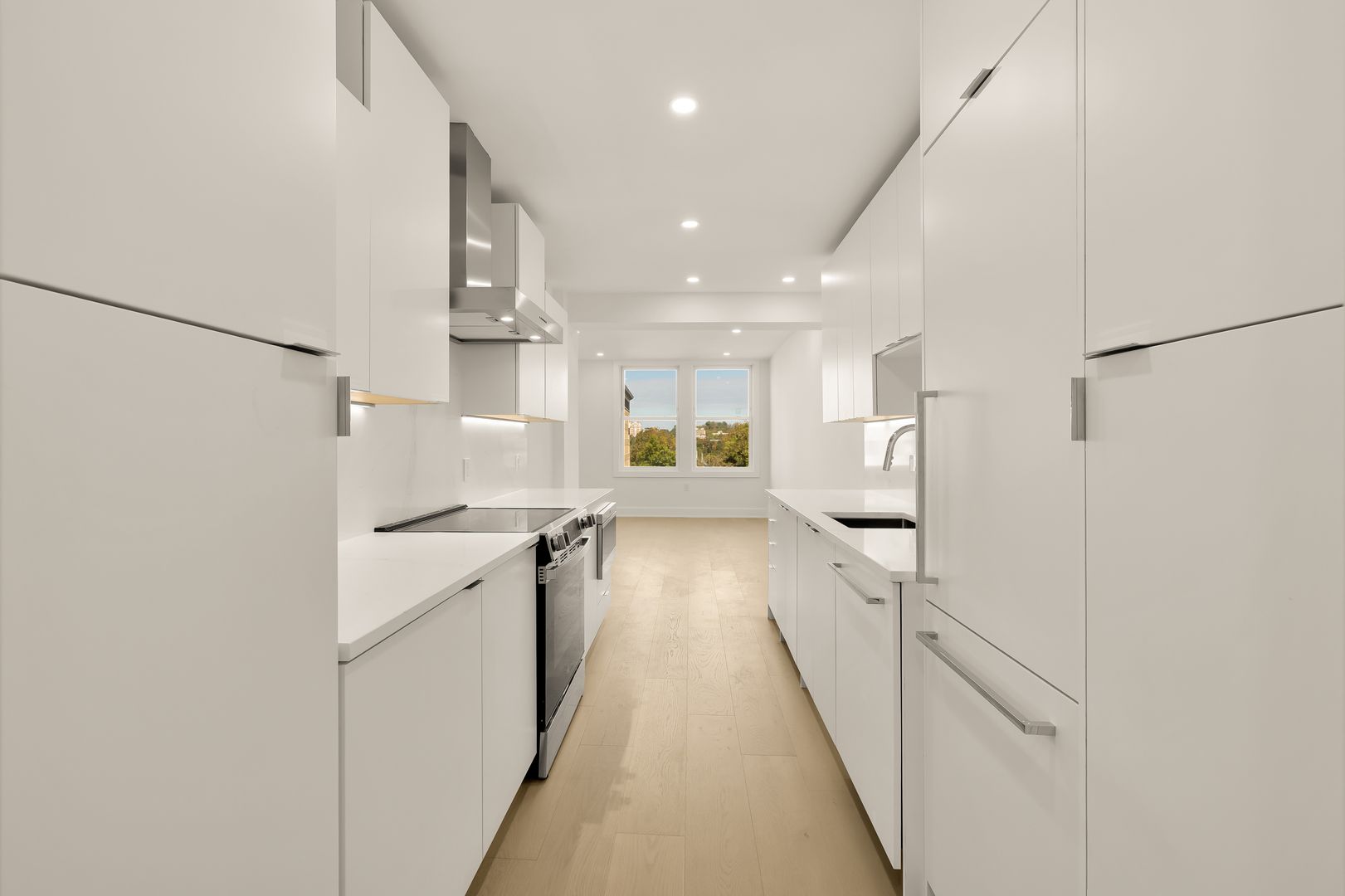 Washington Apartment: 2116 Kalorama Rd NW