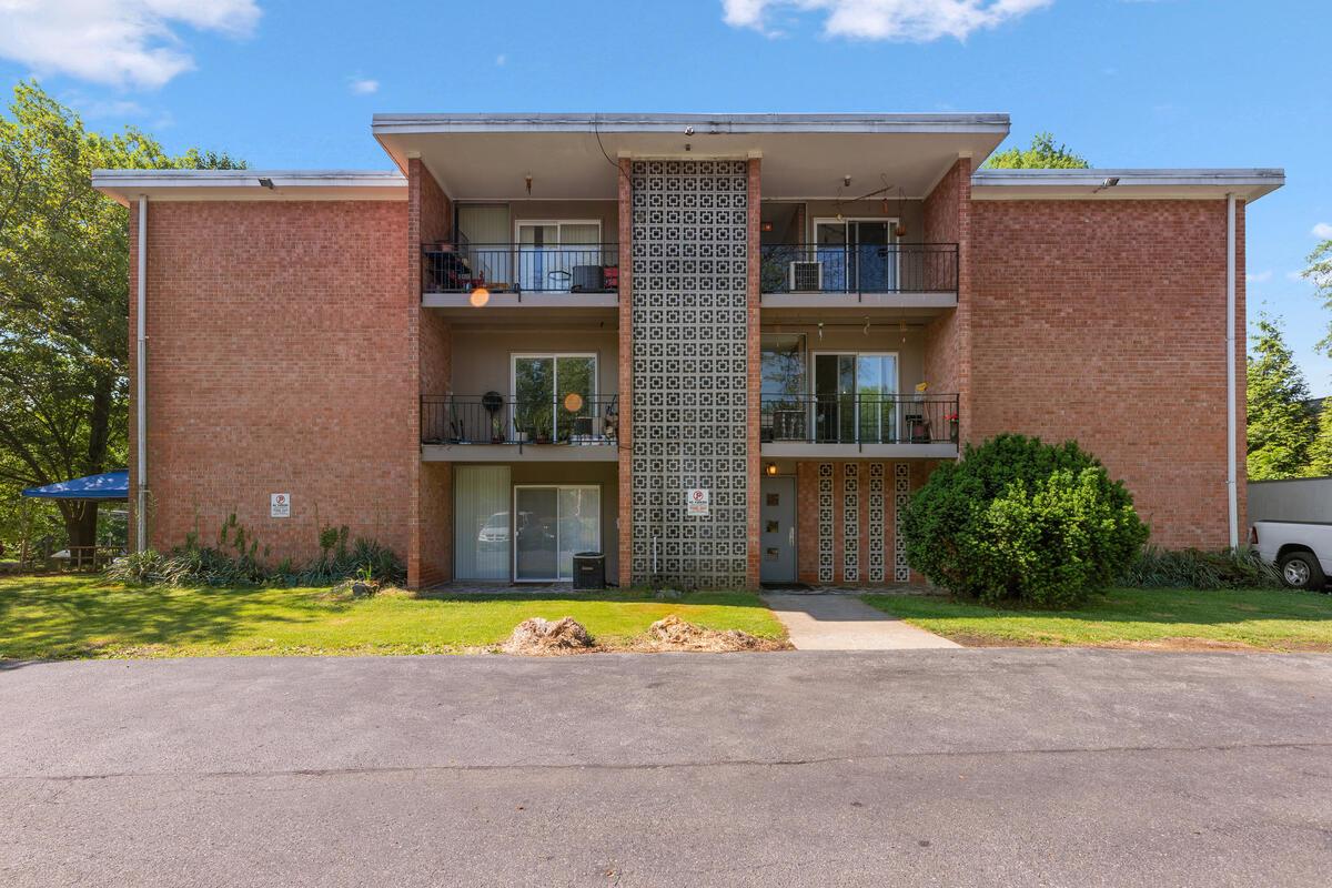 Hyattsville Apartment: 5700 42nd Avenue