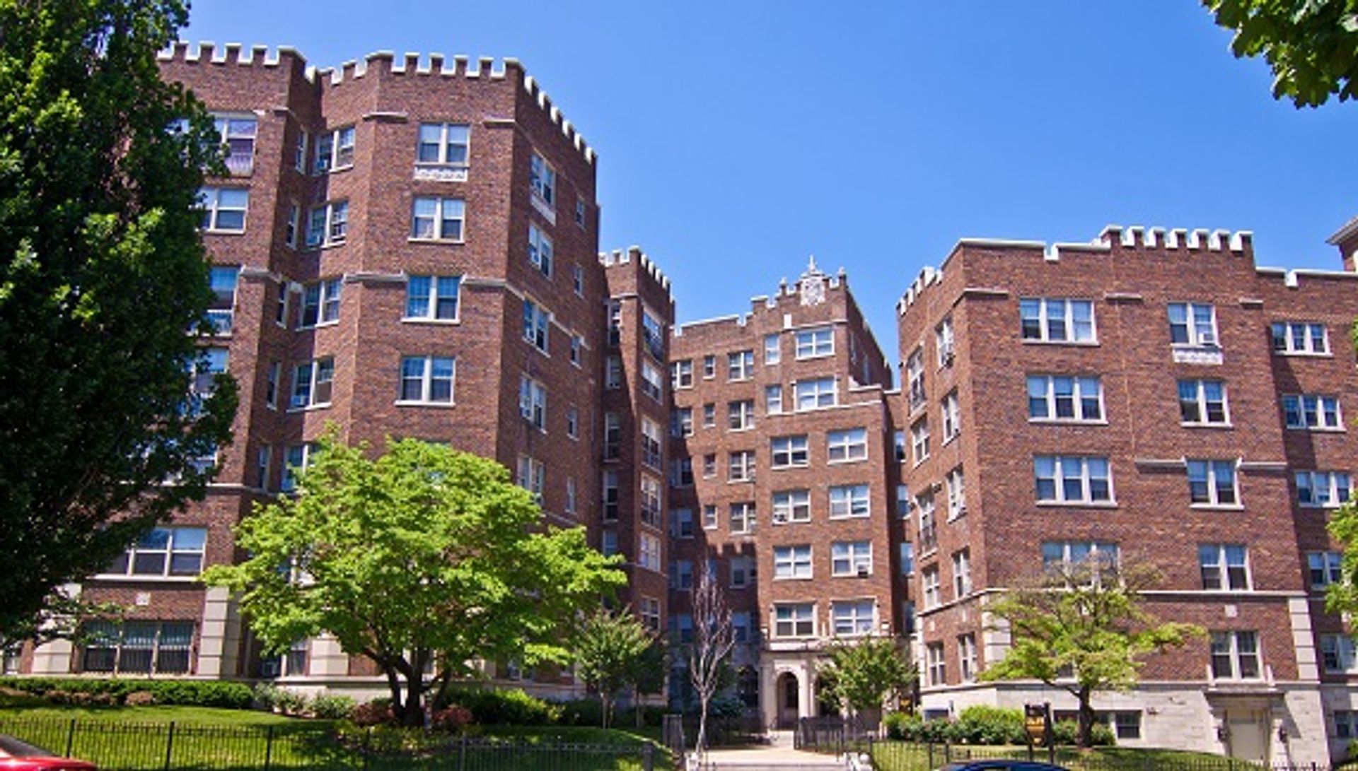 Washington Apartment: 3620 16th St NW