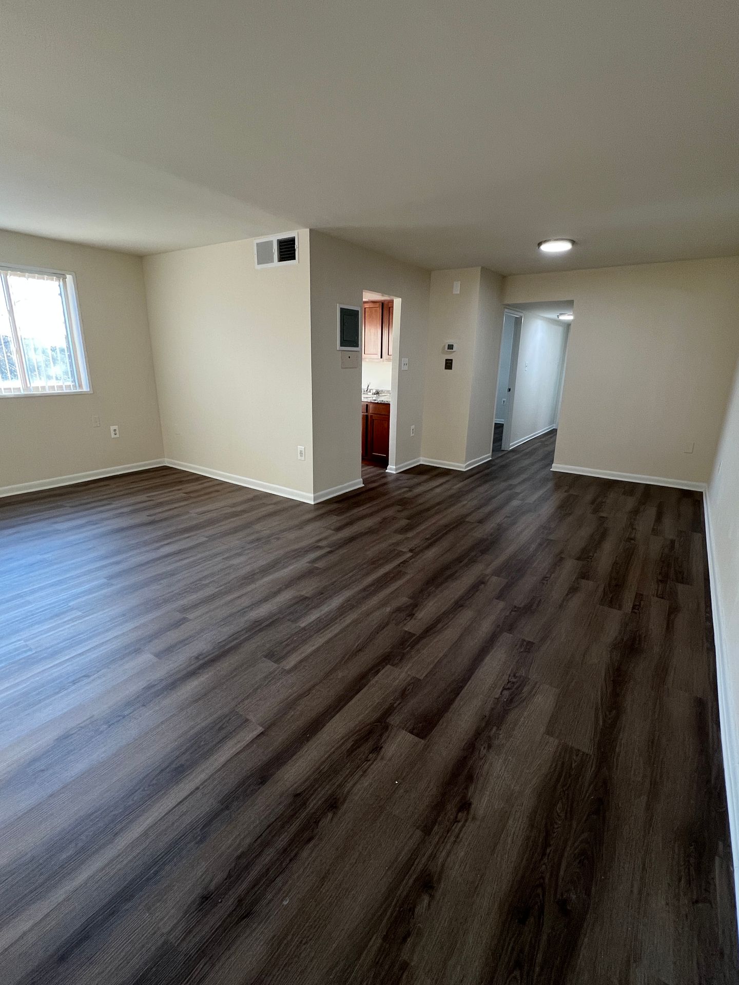 Hyattsville Apartment: 2500-2512 Queens Chapel Road