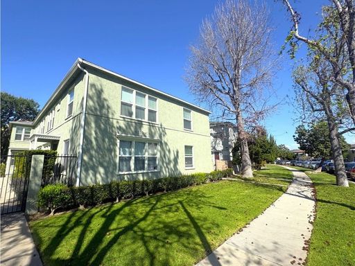 Lovely 1-Bedroom Apartment in Prime Bixby Knolls Neighborhood! – photo 1