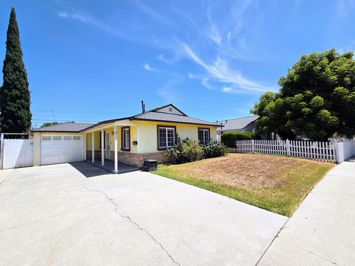 Charming 3-Bedroom Home in the Heart of Norwalk! – photo 1