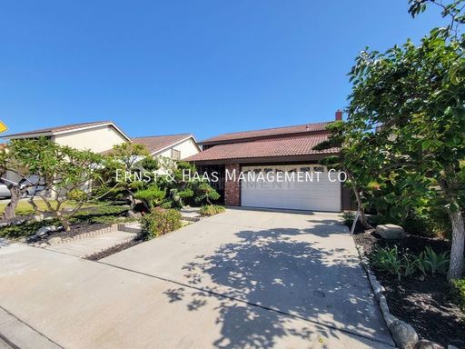 Beautiful 4-Bedroom, 2.5-Bathroom Executive Home in Prime La Palma Neighborhood!