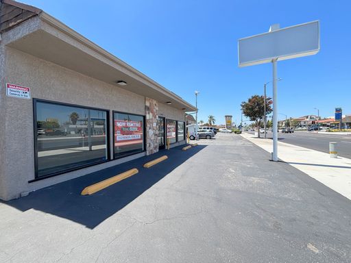 Fantastic Opportunity - Retail/Commercial Storefront on Busy Alondra Blvd! – photo 1