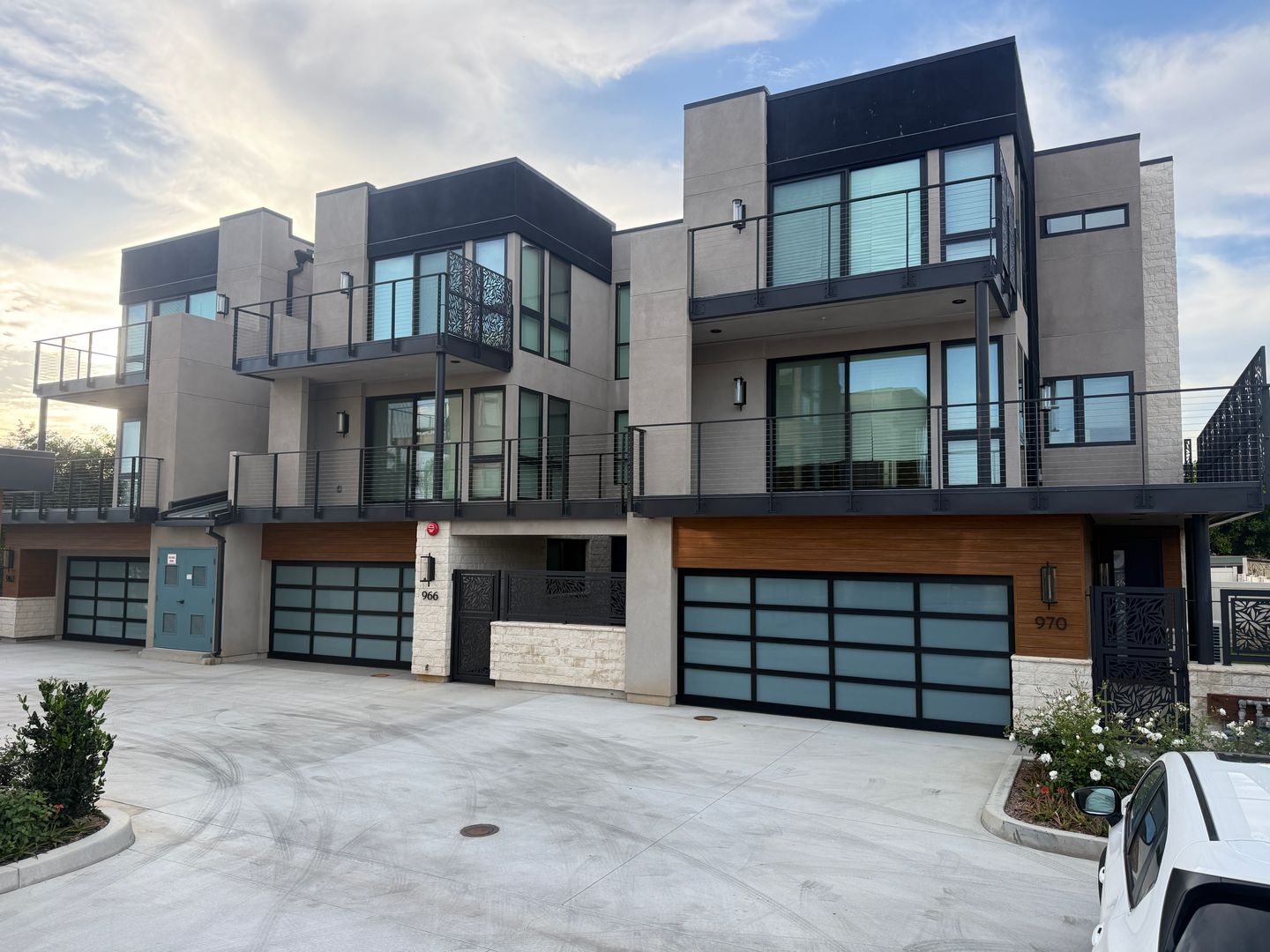 Carlsbad House: 962 Grand Ave