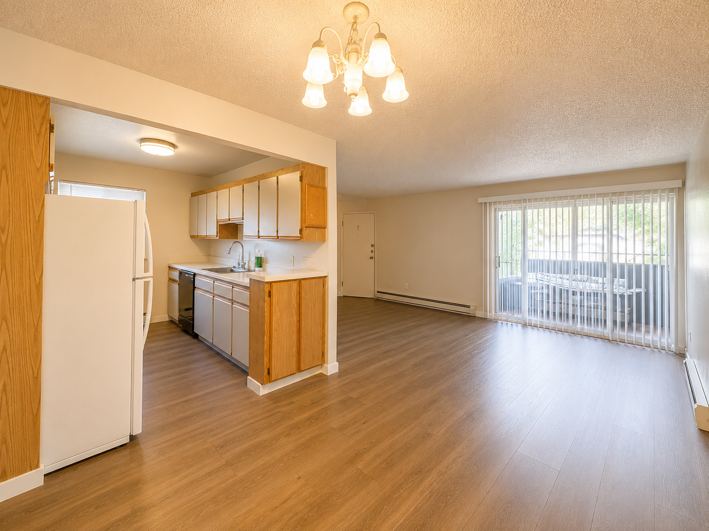 Kent Apartment: 705--717 State Ave N