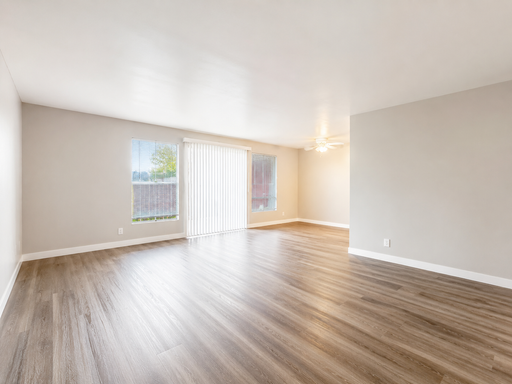 Comfortable 975 Sq Ft 2BR Near Downtown Renton & Lake Washington – photo 1