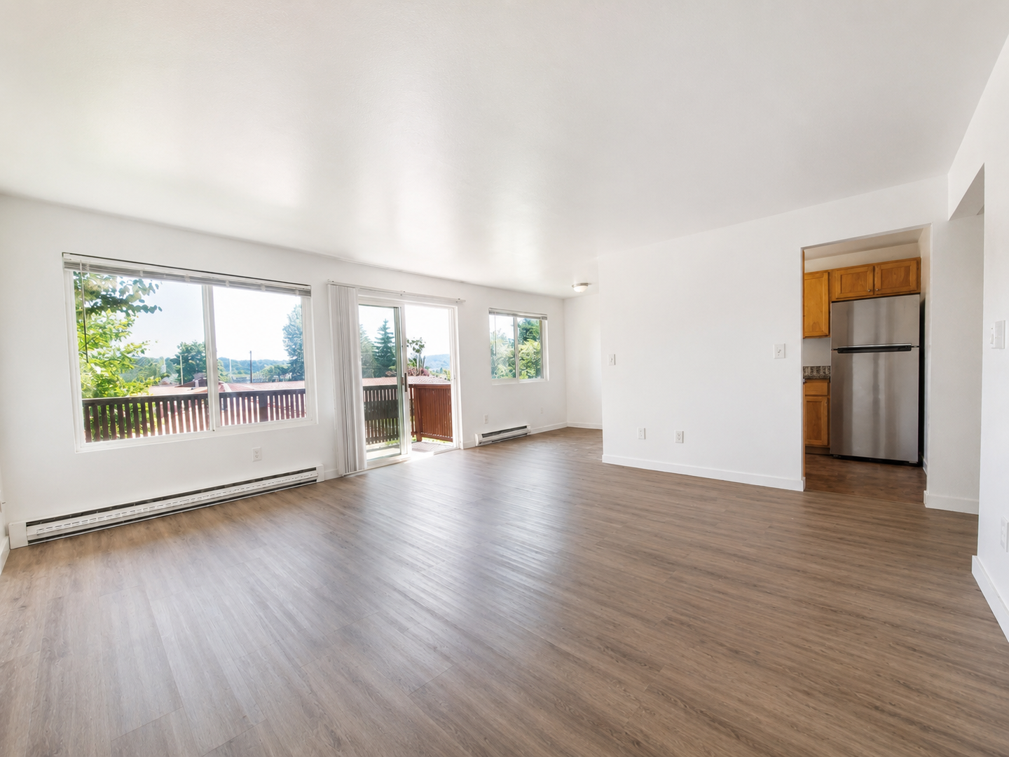 Seattle Apartment: 10002 Des Moines Memorial Dr. S