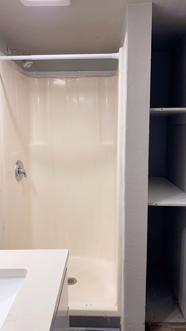 Seattle Apartment: 3226 15th Ave W