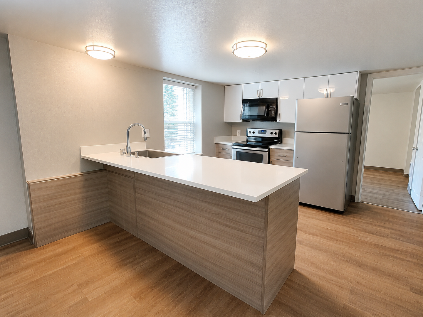 Seattle Apartment: 3226 15th Ave W