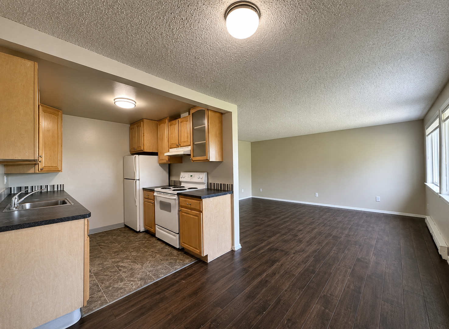 Seattle Apartment: 10007 17th PL S