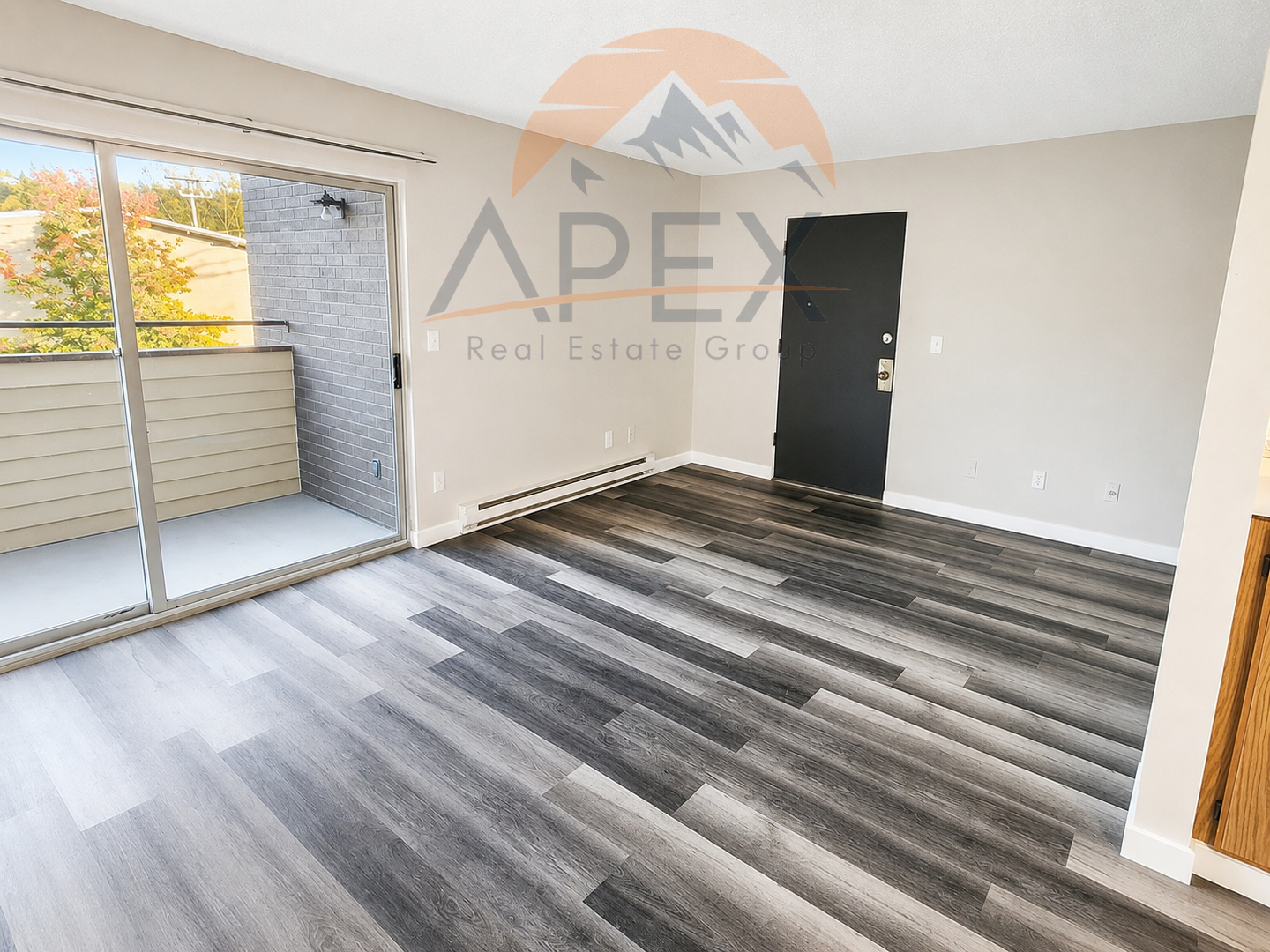 Kent Apartment: 705--717 State Ave N
