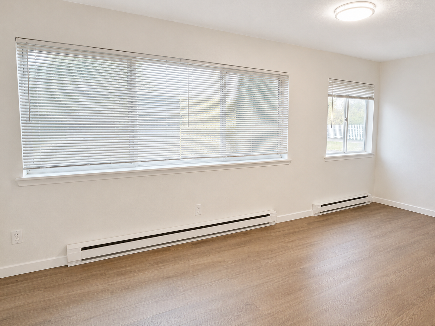 Kent Apartment: 705--717 State Ave N